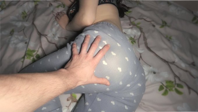 Uyan Ve Tahrik Ol: Pov'Da Üvey Kız Kardeşinin Baştan Çıkarıcı Poposu
