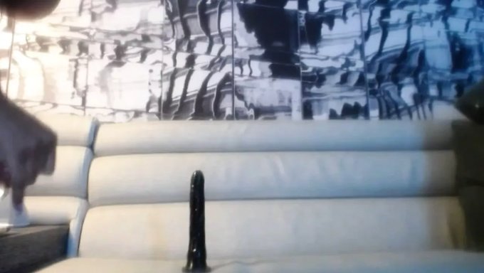 Büyük Siyah: Dildo Binme Derlemesi