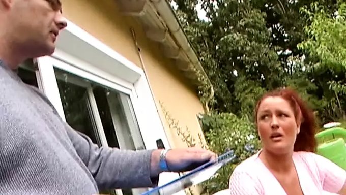 Kızıl Saçlı Alman Bebek Vintage Videoda Yüzüne Sikişiyor Ve Spermi Yutuyor