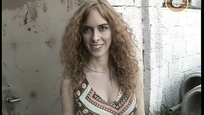Adriana, Iyi Bir Yüz Sikişini Ve Birden Fazla Yarrağı Almayı Seviyor