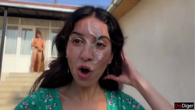 Katty West, Boşalırken Suratını Spermle Kaplattı.