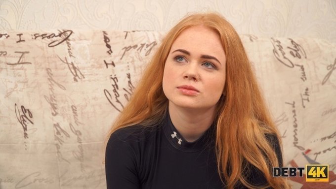Kızıl Saçlı Genç (18+), Akıllı Bir Adam Tarafından Amını Siktiriyor