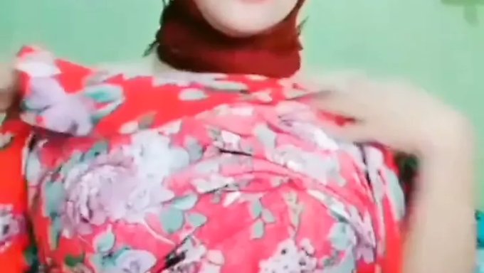 Asyalı Annenin Tombul Gençle Webcam Partisi (18+)