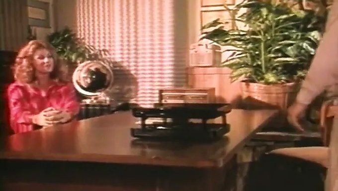 Klasik Bir Kıvrımla Retro Porno