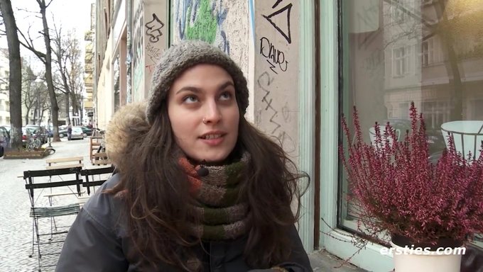 Maria B'Nin Ilk Seferi: Ateşli Esmer, Parmaklama Ve Vajinal Seksle Tatmin Oluyor.