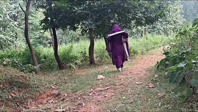 Hintli Köy Güzeliyle Banyoda Sert Açık Hava Seks