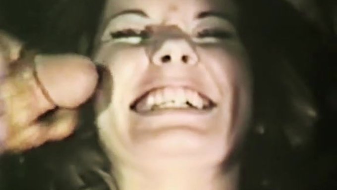 En Iyi Üçlü: Vintage Oyun Arkadaşının Penis Oyunu