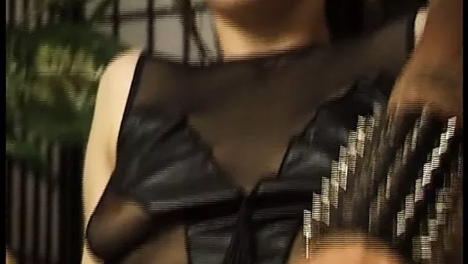 Alman Bdsm Okulu: Olgun Bir Kadının Baştan Çıkarılmasını Izlemek