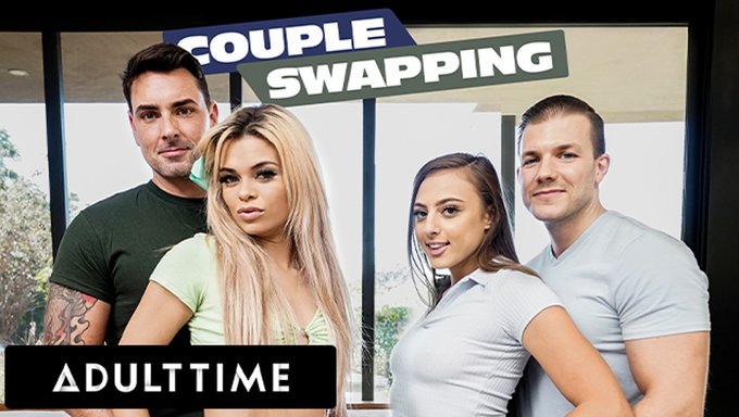 Büyük Göğüslü Ve Tam Swap Orgisinde Sakso Çeken Irklararası Dörtlü