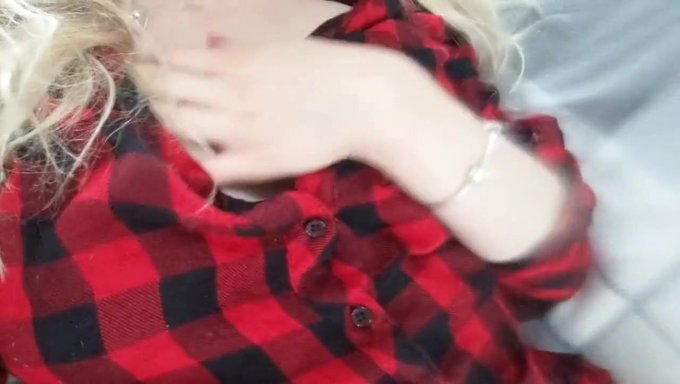 Küçük Göğüslü Kız Tek Başına Mastürbasyon Yapıyor Video
