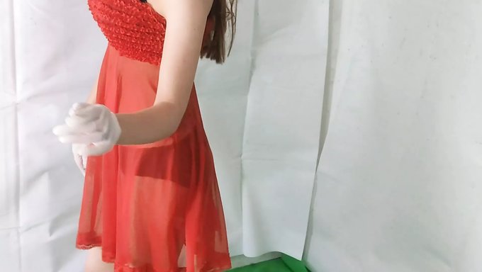 Genç (18+) Ve Üvey Annesi Büyük Siyah Yarrağın Tadını Çıkarıyorlar