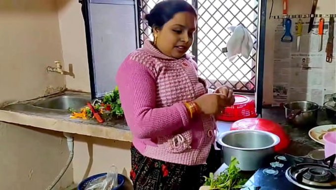 Ateşli Desi Yengeyle Sert Seks Her Zaman Zevktir.