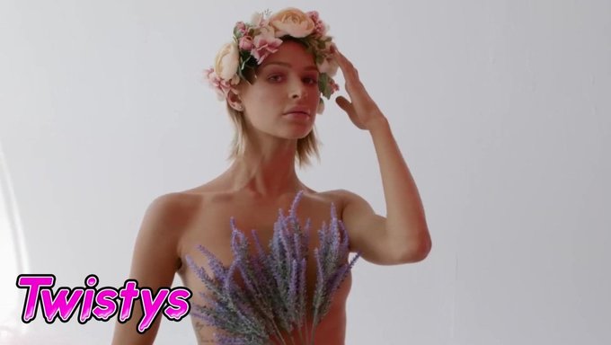 Emma Hix'In Twistys'In Sıcaklık Bölgesi Serisindeki Büyüleyici Gösterisi: Yaz 2019