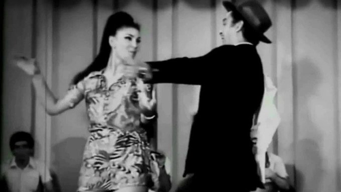 Klasik Iranlı Milf Loreta Ve Arkadaşları Retro Pornoda