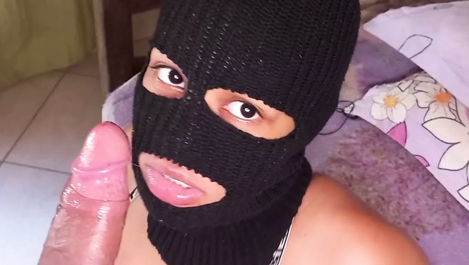 Genç (19+) Büyük Yarrak Tarafından Amını Yalatıp Götünü Siktiriyor
