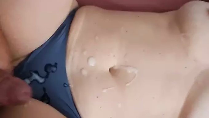 Milf Üvey Anne Sürpriz Alıyor