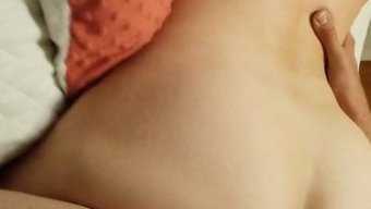 Seksi Kız Arkadaşımın Büyük Poposu