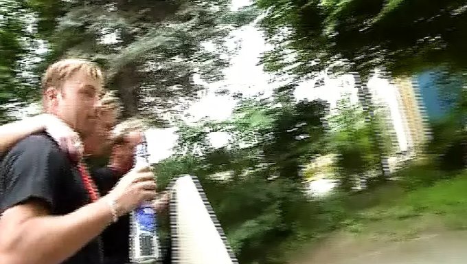 Alman Milf, Vahşi Bir Üçlüde Iki Erkekle Başa Çıkıyor