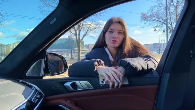 Stefany Kyler Ve Gape Fetişi Ile Yeniden Yayınlanan Pov Araba Sakso