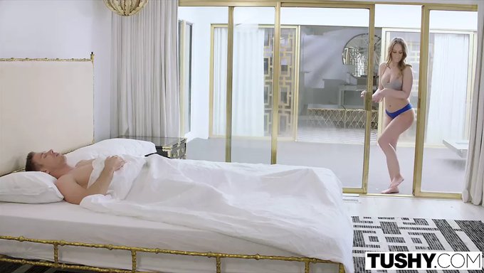 Güzel Ve Azgın Daisy Stone Için Anal Zevk