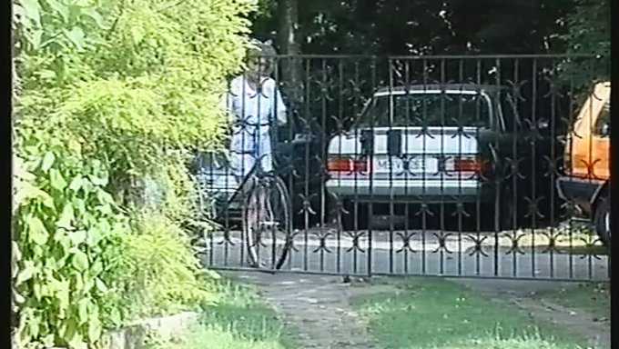 Bisiklet Tamircisi Anal Zevkten Hoşlanıyor