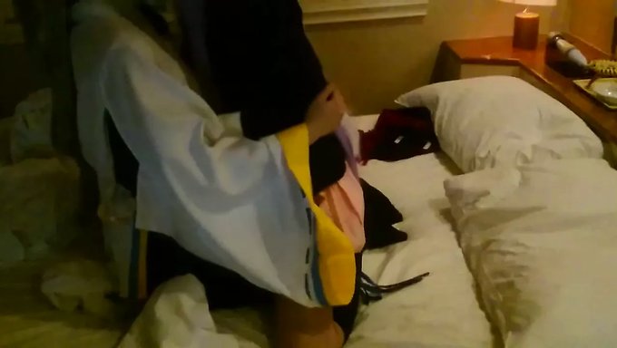 Shemale, Bir Cosplay Ortamında Bir Shemale'I Sikiyor