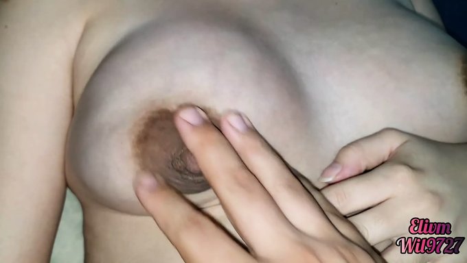 Büyük Göğüsler Ve Büyük Bir Sürpriz: Üvey Kız Kardeşim Için Bir Creampie