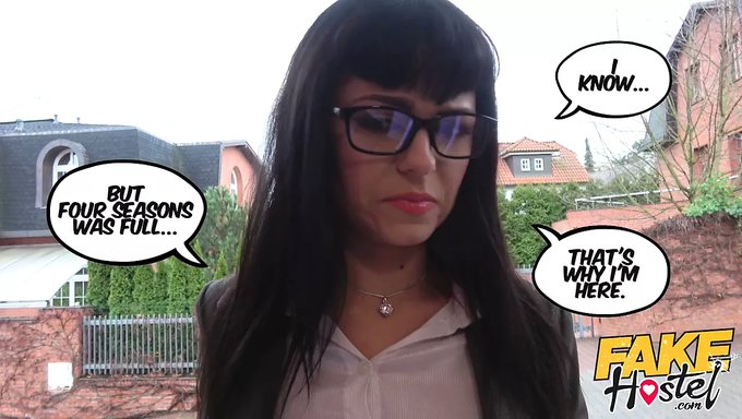 Avrupalı Genç Ve Kızıl Saçlıyla Sulu Üçlü