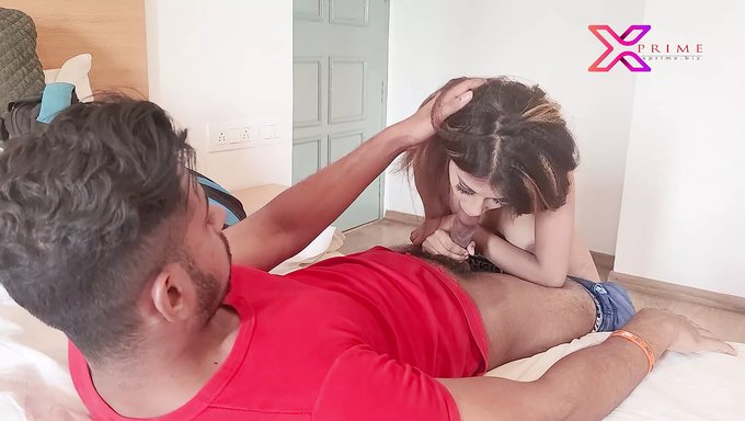 Asyalı Kız Amını Yalatıp Parmaklatıyor