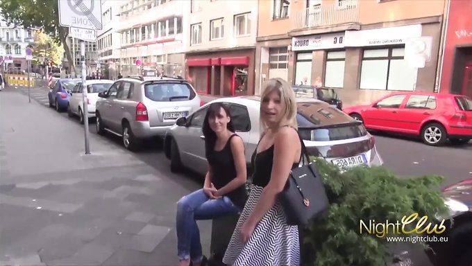 Sarışın Bir Fahişe, Arkadaşının Kocası Tarafından Amını Siktiriyor