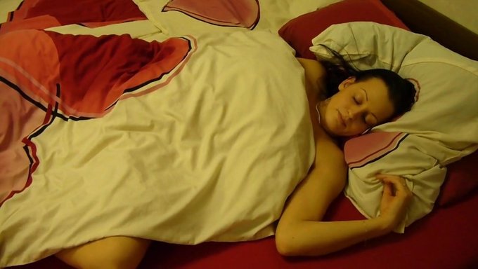 Devasa Göğüsler Mastürbasyonu: Bir Rüya Gerçek Oluyor