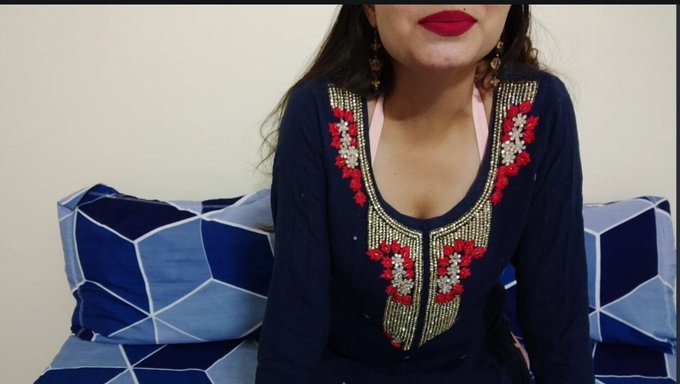 18 Yaşındaki Kızın Göt Deliğinin Cowgirl Pozisyonunda Yakın Çekimi