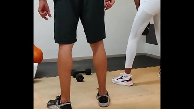 Arkadaşım Miiana Ile Sportif Bir Adamı Yakaladım, Lanet Olsun!