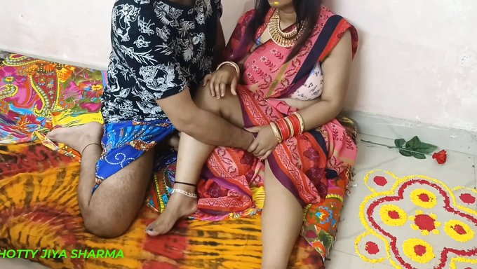Desi Priya'Nın Holi Günündeki Ilk Creampie'Si