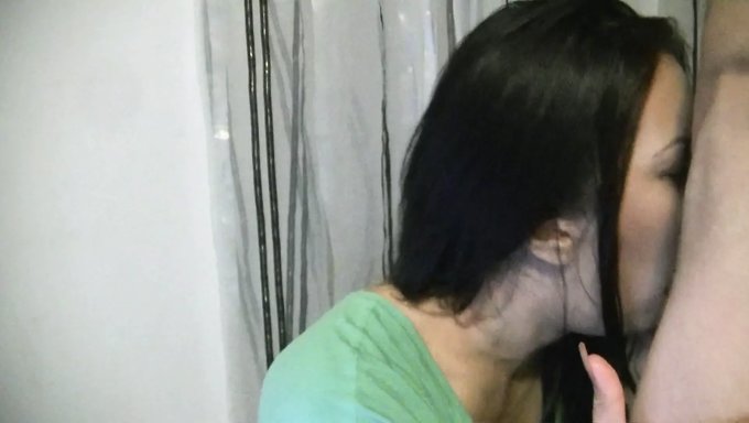 Sperma: Laura'Nın Boşalmaya Olan Aşkı
