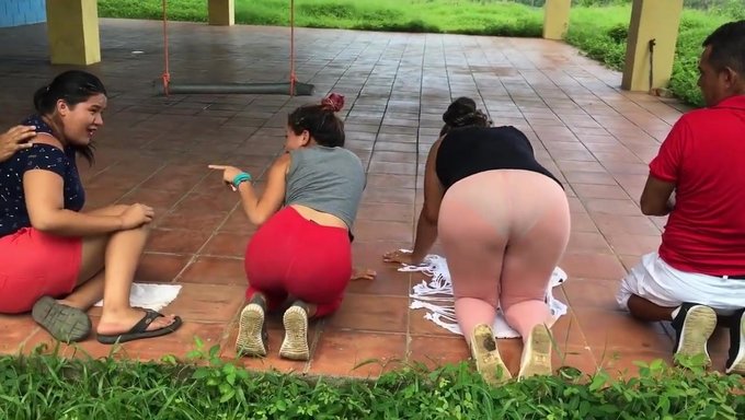 Bu Yoga Videosuyla Esnek Ve Yaramaz Olun