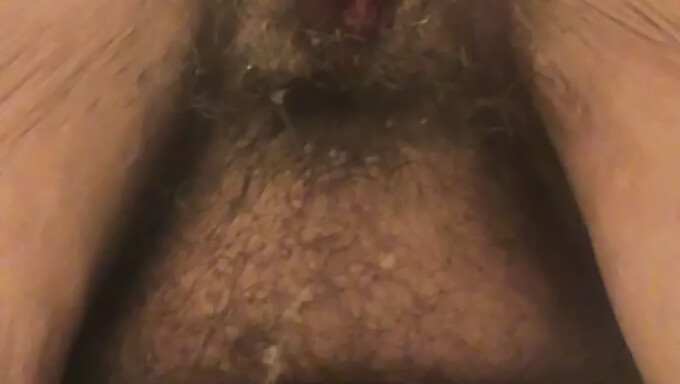 Şişman, Kıllı Olgun Kadın Bu Ev Yapımı Videoda Senin Için Işiyor