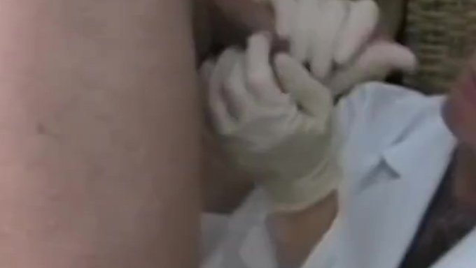 Seksi Büyükanne Vahşi Tarafını Gösteriyor