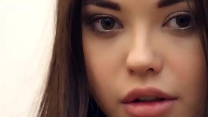 Annika Için Ilk Orgazm, Çok Ilginç Bir Kız