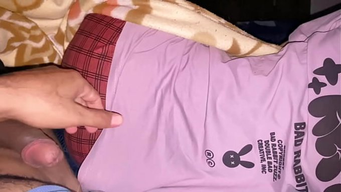 Yaramaz Üniversiteli Kız, Evde Üvey Abisi Tarafından Sikerken