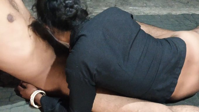 Asyalı Karısı Kocasıyla Oral Seksin Tadını Çıkarıyor