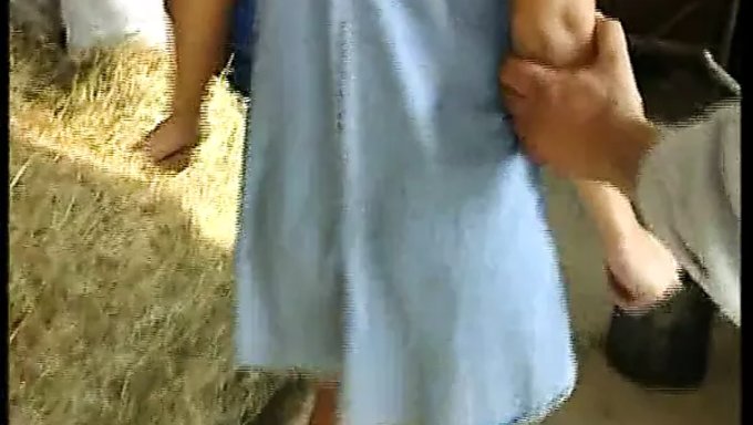 Amatör Hint Kızı Bu Ev Yapımı Videoda Sıkı Amını Siktiriyor