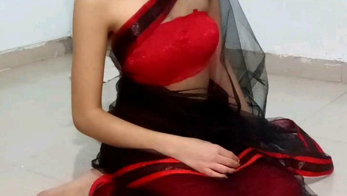 Kadın Cumshot: Hintli Hizmetçinin Patlayıcı Orgazmı