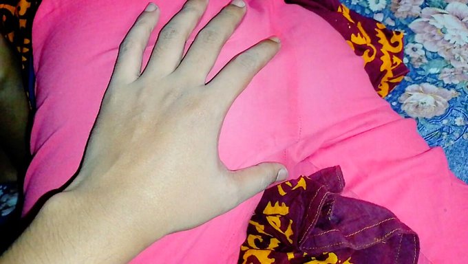 Desi Karısı Kocası Tarafından Amını Siktiriyor