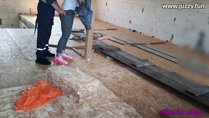 Kirli Bir Amatör Inşaatçı Ile Cowgirl Pozisyonu