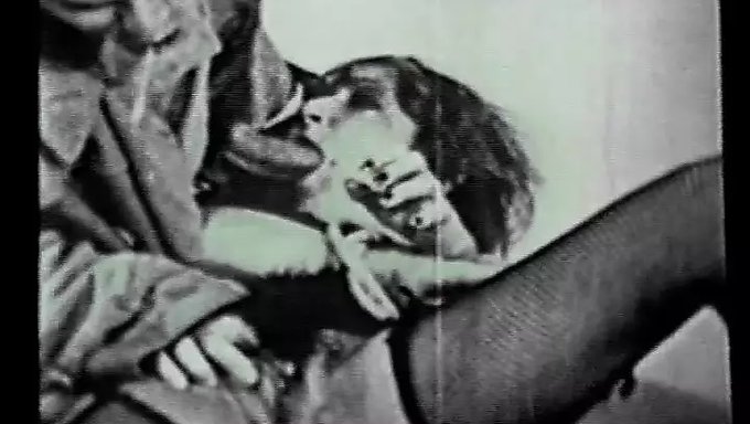 Vintage Bdsm: Büyük Göğüsler Ve Büyük Yarak