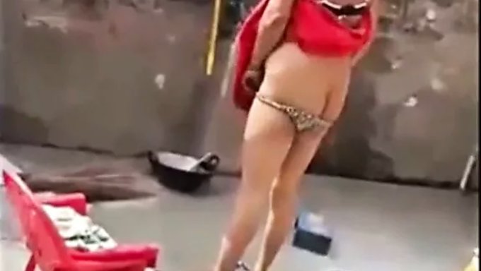 Genç Kız Kardeşin Dar Amcığı Işedikten Sonra