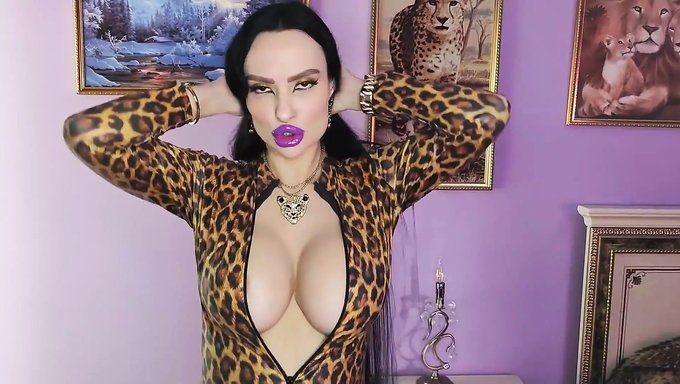 Avrupalı Amatör Ev Yapımı Videoda Sakso Çekiyor Ve Boşalıyor
