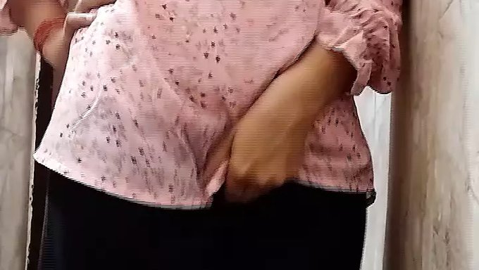 18+ Hintli Genç Kızın Derin Parmaklama Orgazmı