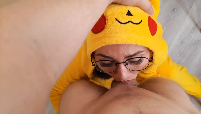 18+ Genç Kız Sevgilisine Akıl Almaz Bir Sakso Çekiyor